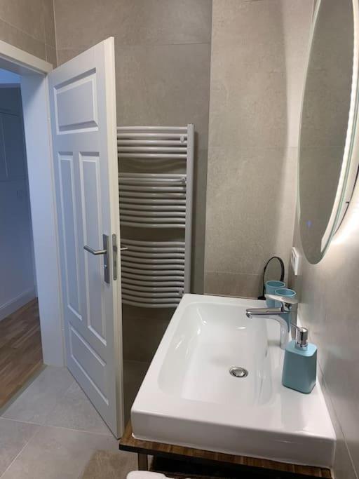 Charmante Altbauwohnung Weinheim Bagian luar foto