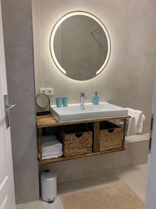 Charmante Altbauwohnung Weinheim Bagian luar foto