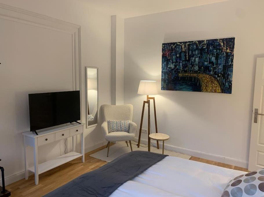 Charmante Altbauwohnung Weinheim Bagian luar foto